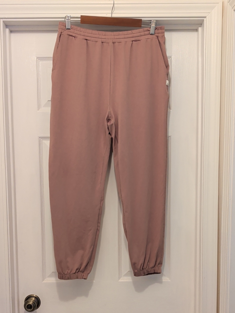 NWOT Vuori Jogger Pants